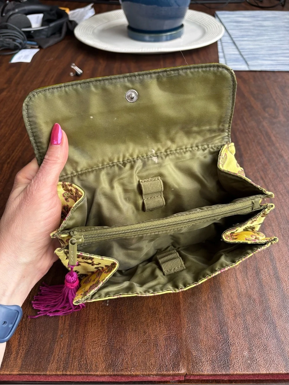 MAC travel  make up case with tassel